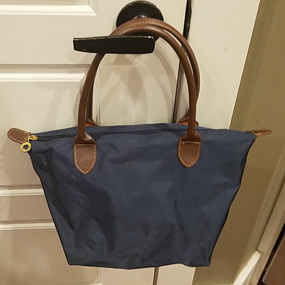 Small navy bag